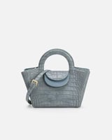 شنطة نسائية واسعة بلون رمادي