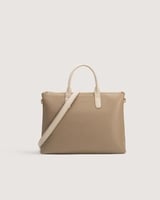 ‎ شنطة نسائية عملية بطابع أنيق بلون بيج