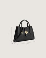 شنطة تناسب اطلالتك اليومية بلون أسود