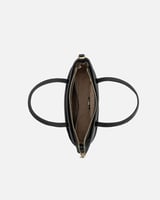 شنطة نسائية لأناقتك في كل الأوقات بلون أسود