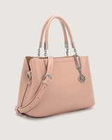 شنطة نسائية كلاسيك بلون وردي
