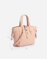 شنطة بحجم صغير ومناسب باللون الوردي