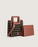 شنطة نسائية بلون بني لكل يوم بتصميم عصري