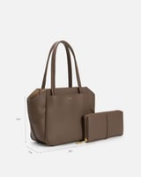 شنطة نسائية بمقاس واسع بلون بني