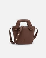 شنطة نسائية بتصميم لكل يوم بلون بني