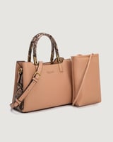 شنطة نسائية بتصميم كلاسيك بلون بني