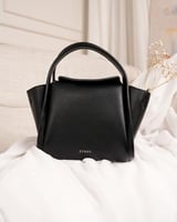 شنطة نسائية لكل يوم باللون الأسود