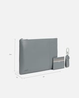 طقم كلتش ومحفظة وميدالية تعبر عن الأصالة بلون رماد...