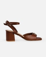 حذاء كعب نسائي كلاسيك باللون البني