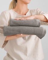 طقم من منشفتين كلاسيك بلون رمادي