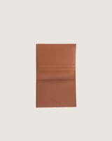 محفظة من الجلد المنقوش بلون بني