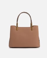 شنطة نسائية كلاسيك باللون الوردي