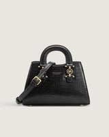 شنطة نسائية بمقاس متوسط بلون أسود