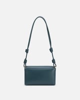 شنطة نسائية بتصميم عصري وخفيف بلون أزرق