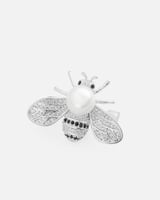 بروش نسائي بتصميم ملفت بلون فضي