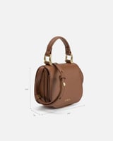 شنطة بمقاس صغير تناسبك في كل يوم بلونها البني