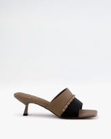 حذاء نسائي بكعب باللون البني