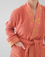 روب استحمام أنيق باللون الأورنج