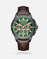 ساعة رجالية بسير من الجلد باللون البني.