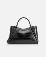 شنطة بتفاصيل فريدة وحجم واسع لإطلالة كل يوم بلون أ...