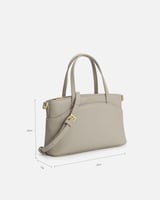 شنطة نسائية لأناقتك في كل الأوقات بلون رمادي.