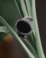 خاتم فضة رجالي كلاسيك بحجر اونكس أسود