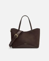 شنطة نسائية تتكلم بلغة الأناقة بلون بني