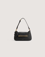 شنطة نسائية بمقاس متوسط وبلون أسود