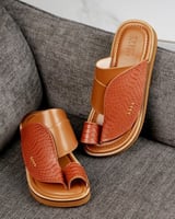 زيبرية رجالية من الجلد بلون بني