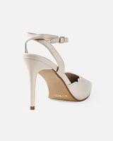 حذاء نسائي بكعب باللون الأبيض