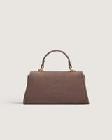 شنطة نسائية بلون بني بحجم متوسط لكل الأوقات