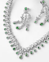 طقم اكسسوار نسائي فاخر بلون فضي وأخضر