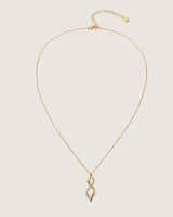 سلسال نسائي ناعم باللون الذهبي