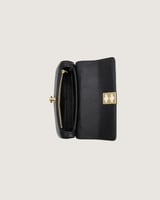 شنطة نسائية كلاسيك بلون أسود