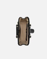 شنطة نسائية بلون أسود بمقاس واسع