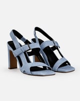 حذاء نسائي من المخمل باللون الأزرق الفاتح