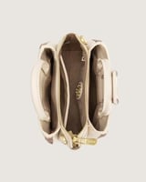 شنطة نسائية متوسطة الحجم بلون أبيض