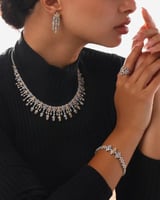 طقم اكسسوار نسائي ملكي بلون فضي وذهبي