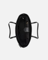 شنطة بحجم كبير ومناسب باللون الأسود