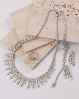 طقم اكسسوار نسائي ملكي بلون فضي وذهبي