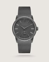 ساعة رجالية بسير شبكي بلون رمادي