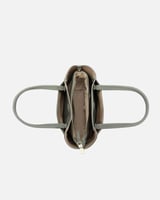 شنطة نسائية بمقاس واسع بلون أخضر