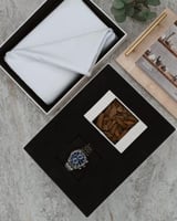 هدية رجالية تحتوي كسر عود وساعة وقماش