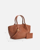 شنطة نسائية بحجم صغير لكل يوم بلون بني