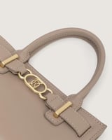 شنطة برق النسائية جلد بلون بيج