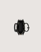 شنطة نسائية متوسطة الحجم بلون أسود