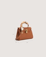 شنطة نسائية بمقاس متوسط باللون البني