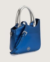 ‎ شنطة نسائية بتصميم جذاب بلون أزرق