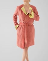 روب استحمام جذاب باللون الوردي