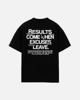 تي شيرت رجالي باللون الأسود